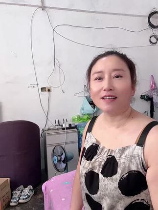 姐妹们这两天,有点事没有开播,谢谢大家的关心,也谢谢我老公的照顾,给大家分享个萝卜干,好吃不贵,嘎嘣脆嫩, 鲜辣美味 ,喜欢吃了可以去下单哟#好物推荐🔥 #记录生活