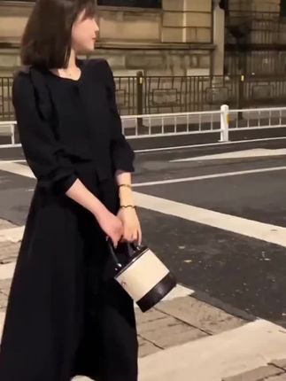 #张予曦毕雯珺真拍了红裙抱 #深情眼 #张予曦 #毕雯珺呐毕雯珺