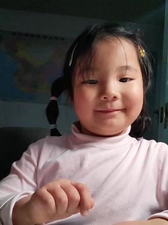 沉浸式看小孩姐画画,小孩姐五岁。今天画大狮子。#绘画 #画画 #简笔画 #小画家 #创意绘画