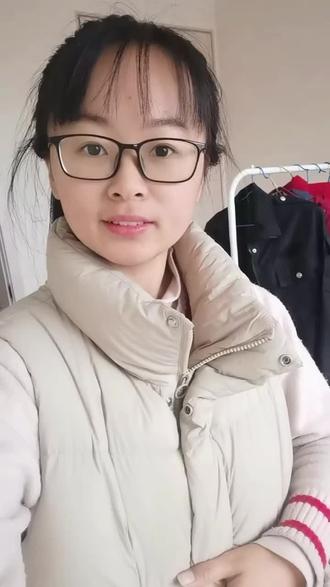 今年冬天流行这种泡芙的羽绒服,很轻便也很保暖,但同时也存在难清洗,不放风的缺点,大家都买了什么样的#坦博尔羽绒服 #锦纶面料 #羽绒马甲 #冬季保暖