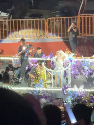 来个近距离的张韶涵花车巡演! #张韶涵 #演唱会 #花车巡演 #苏州