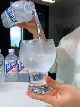 东鹏补水电解质饮料,出汗多了喝它,能补水补能量,喝着舒服,方便携带。#白石萌音 #花信风 #邓伟杰 #西野加奈 #李承朗
