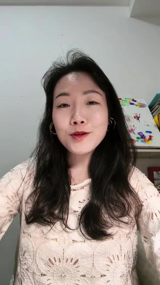 拿了全奖后,我却中途休学了... 俄罗斯读研的第一个学期就遇到了很大的困难,但我没有为了“看起来顺利”继续硬撑,而是选择了休学、补语言、换专业。虽然晚毕业一年,但后面的路好像真的因此更顺了。
你有过主动停下来的时刻吗?
#俄罗斯留学 #俄语学习 #女性成长 #人生选择