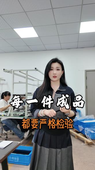 做新能源铜排铜排浸粉硫化,每一件产品出货前,都会逐件检验:涂层均匀、绝缘防腐,把细节做到位,客户用着才放心。#浸粉硫化 #环氧树脂加工 #新能源铜排 #铜棒加工 #质检实拍