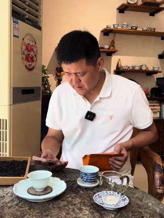 茶碎做成袋泡茶,茶片直接大杯子,大水壶,保温杯来泡都可以!又香又甜,炎热的夏天泡上一大壶放冷了喝,好喝的不得了。#红茶 #桐木关 #夏季饮品