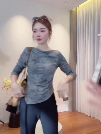 2025早秋新款长袖女短款扎染打底T恤一字肩打底衫内搭上衣女 #扎染打底衫 #一字肩打底衫 #早秋新款女装