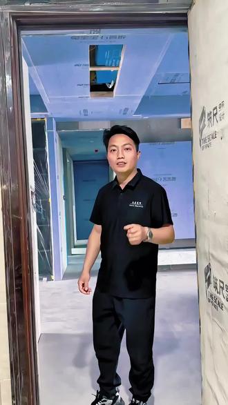 一个朋友踩的坑跟大家分享下,25年过完年开始装修,26年都过完年了还没装完,就贴了瓷砖,木工吊顶,柜子没装完,找游击队的风险可想而知,一定要找靠谱的装修公司#枝江装修#宜昌装修#枝江旧房改造#元嘉装饰