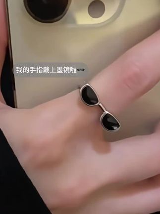 这个戒指真的太酷啦!!快给闺蜜也买一个吧!#戒指 #时尚饰品 #diy戒指 #玩个很新的东西 #戒指控