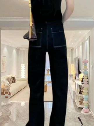 # 秋季穿搭#减龄显瘦穿搭 #显高显瘦显腿长  # 显瘦穿搭#百搭裤子  # 窄版直筒裤