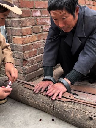 #拍戏现场请勿模仿都是道具
