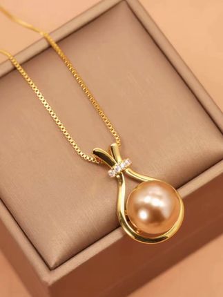 #时尚饰品 #项链 #秋冬搭配单品 #谁戴谁好看 #女人搭配首饰少不了