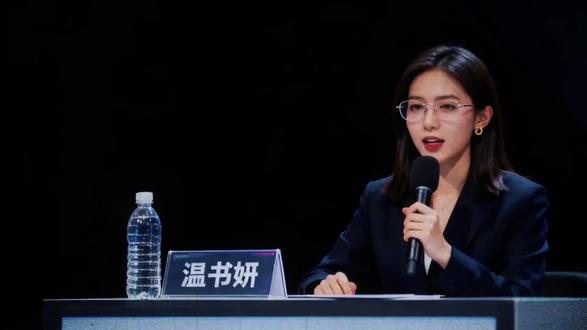 #辩论赛 一个爱你的人,对你的温柔突然消失了。