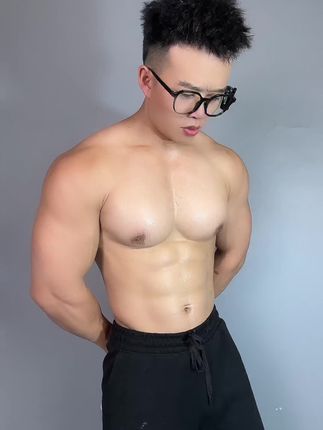 女生胸部饱满计划,准备一个小器械在家就能练!#居家锻炼#好身材练起来#女生必看