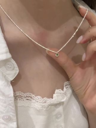 波光粼粼的绿钻项链,真的好美啊  #这个项链我好喜欢 #礼物 #超级美的锁骨链 #波光粼粼