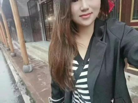 大家好,我是曾曾,今天我要和大家分享的是农村赶集的故事。在我们的农村,赶集是一种非常常见的购物方式,不仅可以买到新鲜的蔬菜水果,还有各种日用品和服装。赶集不仅可以节省时间,还能够让人们更好地了解当地市场行情,是非常方便的一项活动。
赶集不仅可以让人们购买到自己需要的物品,还能够让人们感受到农村生活的乐趣。在集市上,你可以看到人们之间的交流和互动,感受到农村的独特魅力。如果你还没有去过赶集,那么不妨在周末的时候,和家人一起去农村逛一逛,相信你也会喜欢上这种生活方式的。加油哦,努力中的我们!
#中视频伙伴计划 中视频#原创视频 原创视频#同城热门 同城热门#抖音热门 抖音热门#口播视频 口播视频