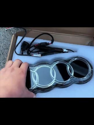 适用奥迪升级车标改装A6A5A4Q5Q3A8品质动感透光保护发光烤漆!#奥迪#发光车标#炫酷车灯#科技感拉满#暗夜神器