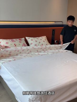 #旅行出差必备 一次性四件套真的是好东西,压缩包装易携带,带印花的柔软还亲肤睡着也舒服!#带娃旅行#一次性四件套#暑假