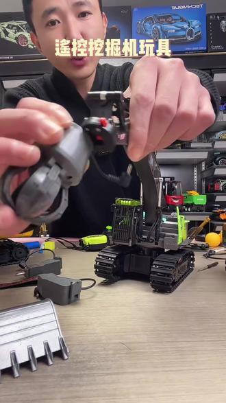 三合一遥控挖掘机玩具车大号无线电动仿真挖土机工程玩具科学
#遥控挖掘机玩具 #遥控挖掘机玩具车 #遥控挖掘机模型 #遥控挖掘机工程车 #遥控挖掘机推荐