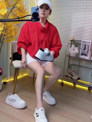 立秋之后,又开始买鞋买新衣服了,女人就是不停的买买买