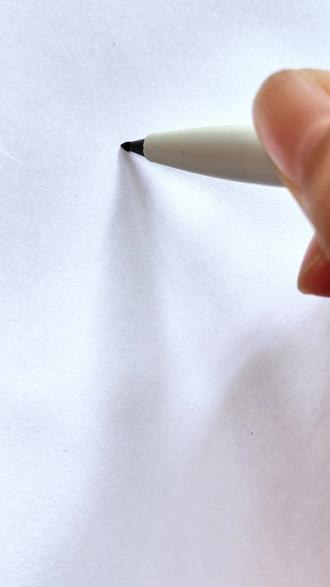 这样画小女孩,可爱又简单,快来和我一起试试吧~ #简笔画 #儿童画画 #幼儿简笔画教程 #启蒙早教 #控笔训练