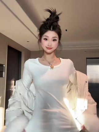 正肩长袖T恤女秋冬2025新款加绒打底衫女中长款内搭修身收腰上衣#时尚女装#气质穿搭#秋季穿搭#女士穿搭#百搭休闲装