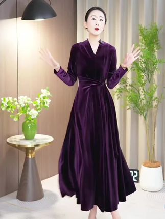 秋季长袖金丝绒系带长袖收腰显瘦连衣裙长款气质时尚#秋冬新款 #金丝绒连衣裙 #收腰显瘦 #时尚妈妈装 #高级感穿搭