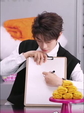 杨老师没放过任何一个调侃大禹的机会哈哈
#丁禹兮 #卡尔顿全球品牌代言人 #小面包