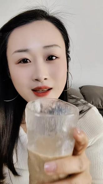 姐妹们,你们都下了几斤了?#与辉同行橱窗黑咖啡 #羽衣甘蓝黑咖啡 #四只猫羽衣甘蓝黑咖啡 #奇亚籽黑咖啡 #与辉同行橱窗