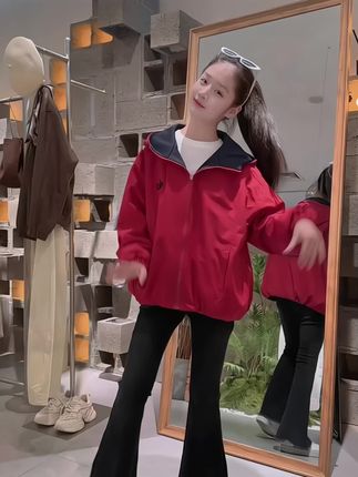女童休闲外套春秋2025新款中大童两面穿连帽冲锋衣初中生秋装夹克#每日分享 #今日穿搭分享 #新衣服可以治愈各种不开心 #爱了爱了 #你今天真好看