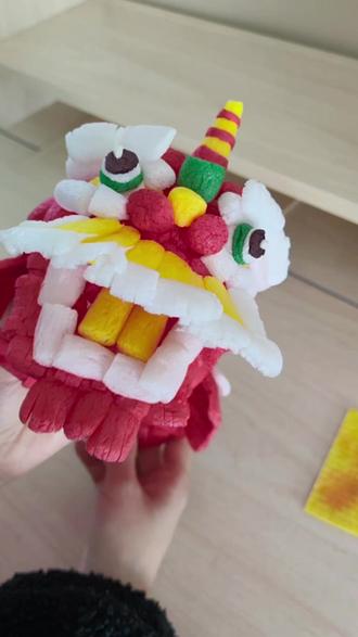 醒狮纳福,恭迎新春🦁 今天用慧豆来拼搭一个年味小物件“醒狮”
在春节淘个好彩头
和家人一起拼搭新年小物件
智趣拼搭过新年,来年定能万事顺遂
#给娃的春节仪式感 #小颗粒积木 #春节淘个好彩头 #益智玩具 #积木