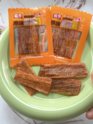 鲲乐原味素板筋 这款原味素板筋辣条真的绝 个位数一大包性价比无敌#好吃到停不下来 #强烈推荐