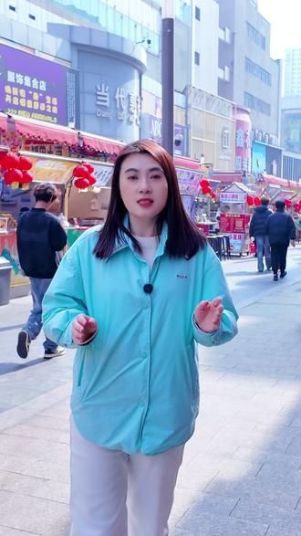 一片视频教你青岛逛夜市如何选择?李村夜市?台东夜市?吕家庄? #青岛旅游攻略 #青岛导游 #台东夜市 #青岛夜市 #李村夜市小吃街