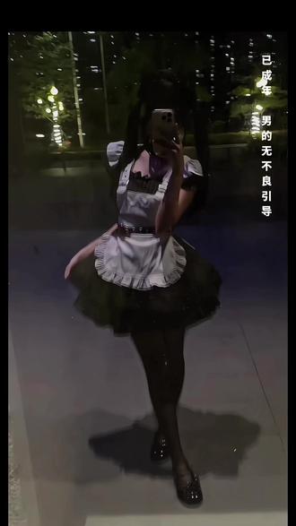 哥哥 为什么要在我的生命留下那么深得痕迹 又永远靠近不了