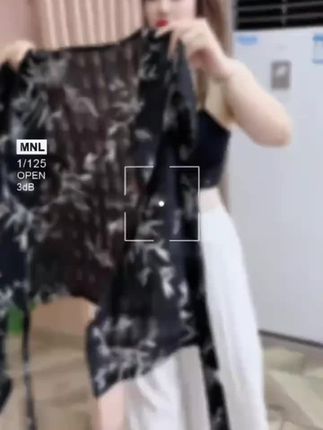 2025洋气百搭减龄显瘦V领遮肚子时尚短袖女T恤上衣