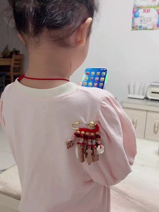 #上热门 晚上出门带宝宝遛弯,能量满满#桃木