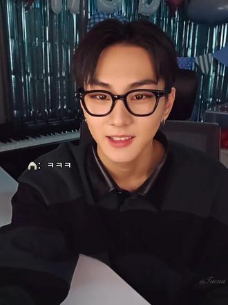 让jay看一下kkt吧…
#梁祯元 #朴成训 #朴综星 #enhypen