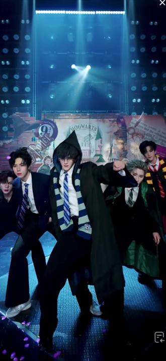 哈利波特魔法学院主题周赛排面舞合集第一弹《Low》+《Bad》+《Shake it off》+《刀马刀马》+《Low》+《Bad》2026年1月10日直播碎片分享@李奥🤓 @ML-有把刷子
#上热门🔥