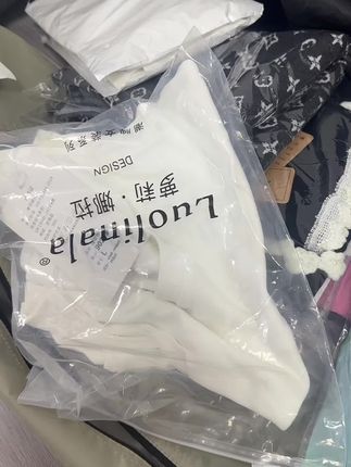 又让我挖到宝了 这件防晒衣质量太好了 关键是又舒服又显白 穿上好看还非常显瘦#防晒衣#防晒服 #防紫外线#夏日必备 #穿搭