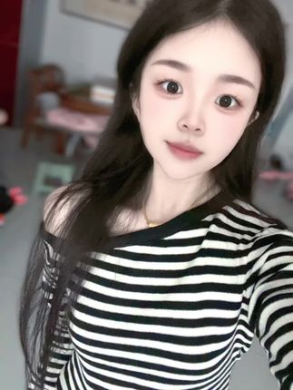 喜欢秋天 大概是因为它最像人生 虽万分温柔 骨子里却藏着凄凉与孤独…