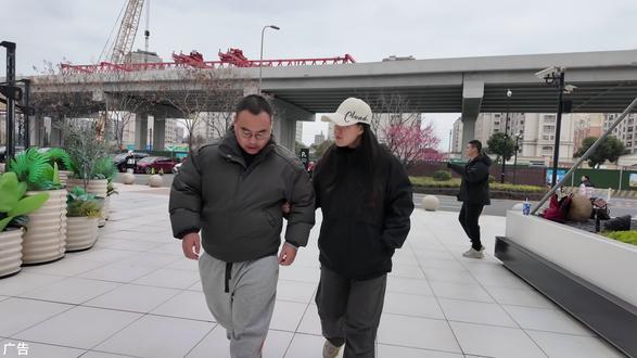 杉井奥莱900抵1000来啦
#杉井奥特莱斯 #奥莱品牌折扣店 #过年了过年了 #比亚迪 #蔚来