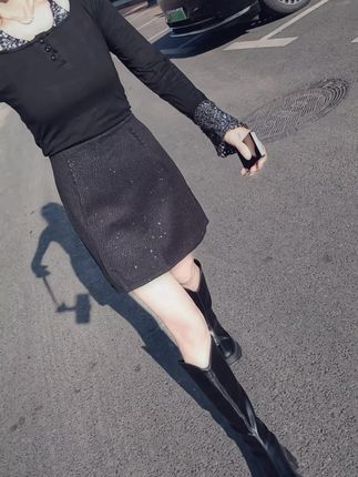 时间从来不是解药,真正能治愈你的,是你愿意放过自己的那一刻。执着是动力,释怀是解脱,两者都有,才叫人生..……#穿搭