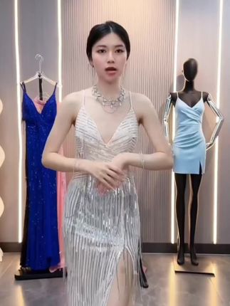 原创设计高级感珠片晚礼服2025年新款吊带性感时尚名媛宴会敬酒服#连衣裙#礼服#流苏连衣裙