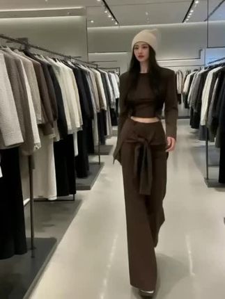 复古气质辣妹修身显瘦设计感上衣套装女韩系假两件绑带裤子两件套#时尚妈妈装 #时装周走秀 #巴黎时装周 #气质穿搭 #爆款