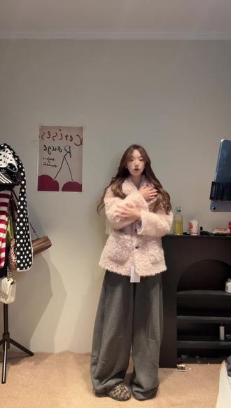 【绵糯云绒】2025年新款翻领女冬新毛毛外套加厚休闲冬毛绒皮 #ootd穿搭 #秋冬穿搭 #通勤搭配