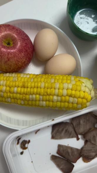 🌽糯玉米+双蛋+苹果!抗炎早餐直接封神!😋减脂期也能吃得满足~#抗炎饮食