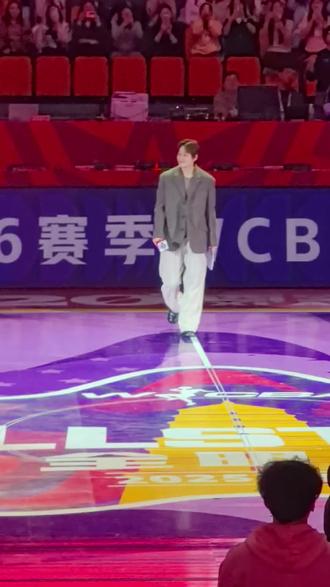 来看看咱们全能的妞姐,票王全明星主持前半段全过程🥳#杨力维 #wcba全明星