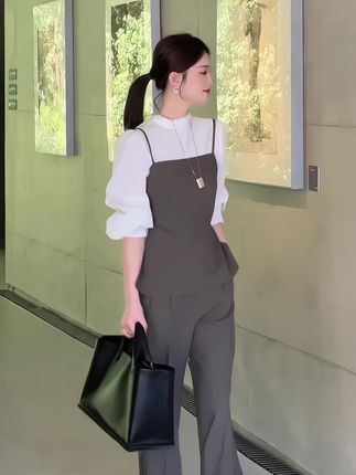 #早秋高智感职场穿搭#晒出你的硬核穿搭公式#被秋日氛围感穿搭拿捏了 #早秋贵气感穿搭#穿出自己的风格