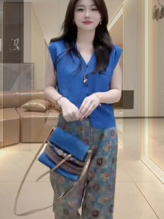 #时尚气质穿搭 #通勤搭配 #小个子显高显瘦穿搭