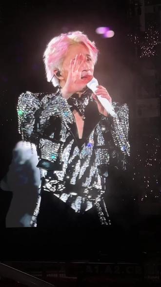 我要笑死了
这个薛之谦一秒钟八百个动作饭撒媚粉
然后忘词了
#薛之谦 #万兽之王 #薛之谦广州演唱会