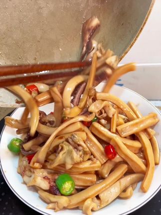 新晒淡干鱿鱼干,爆炒炖汤味道鲜美#鱿鱼干 #鱿鱼 #海鲜美食 #鱿鱼须 #海鲜